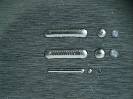 <a href='http://www.jyzbl.com/product/3.htm' class='text_a'>模具激光焊機(jī)</a>修復(fù)鏡面模具效果